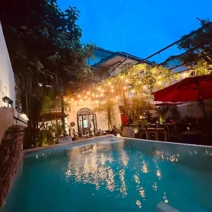  Hostal Seconds -