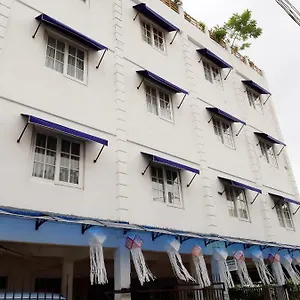 Queens Park Apartment